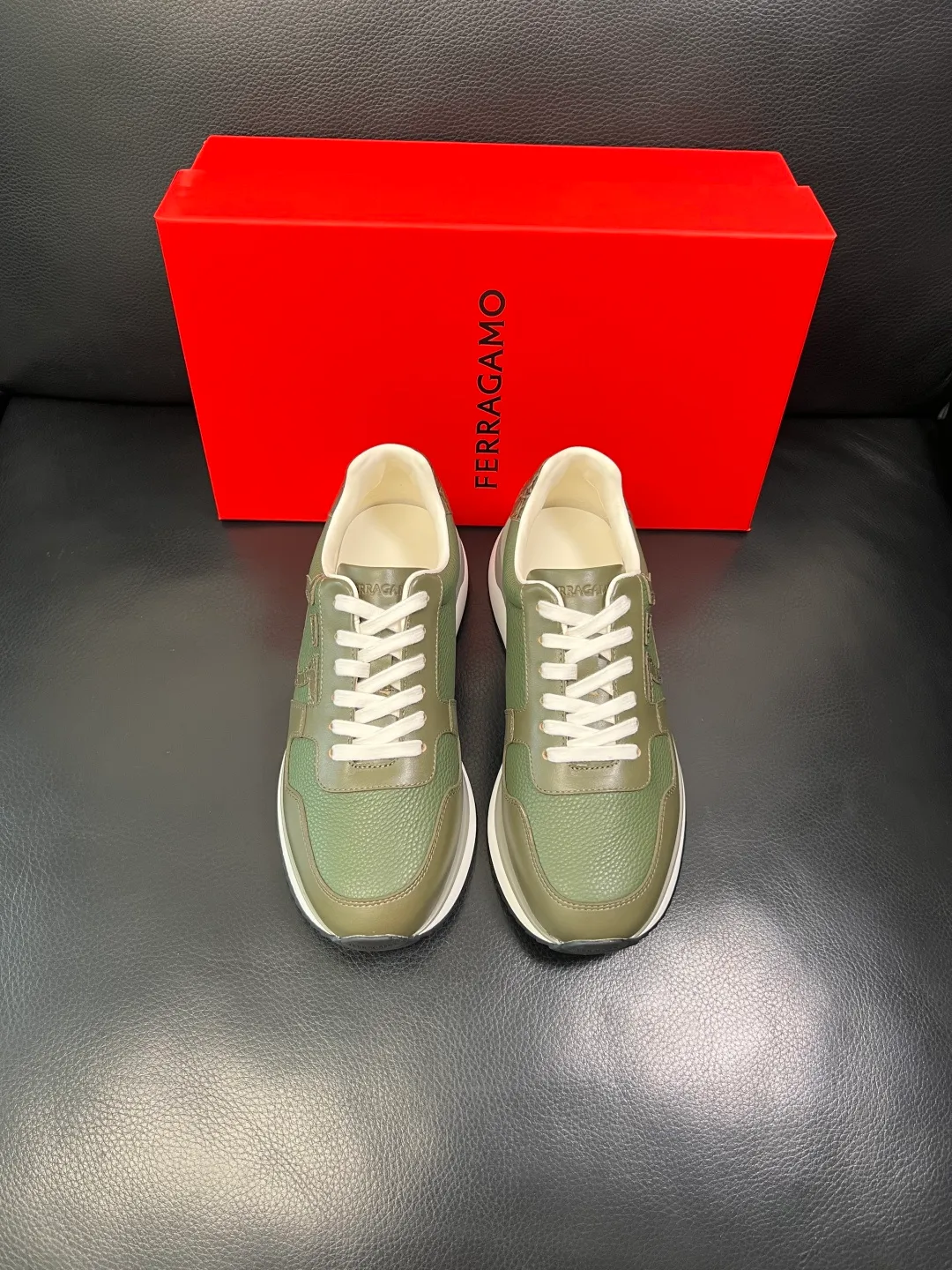 Men's shoes 💰840 Ferragamo High-quality top crafts Ferragamo counters sell original factory configuration at the same time, imported original cowhide from Italy, imported water-dyed cow lining, soles: original factory special original soles are super comfortable, original factory and single goods, welcome to compare at the same time at the counter, code number 38-44 (customized 45 46)